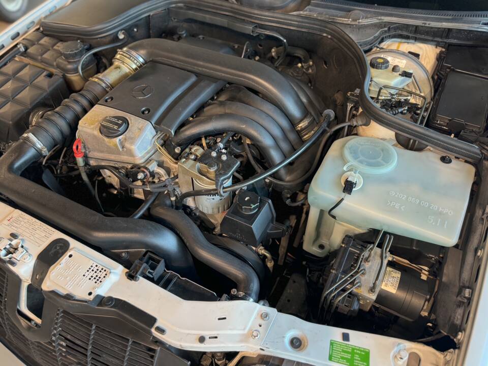 Image 25/42 of Mercedes-Benz C 250 Turbodiesel (1996)