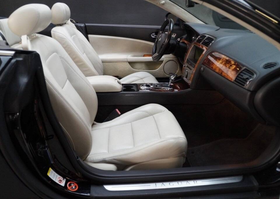 Immagine 44/65 di Jaguar XKR (2009)