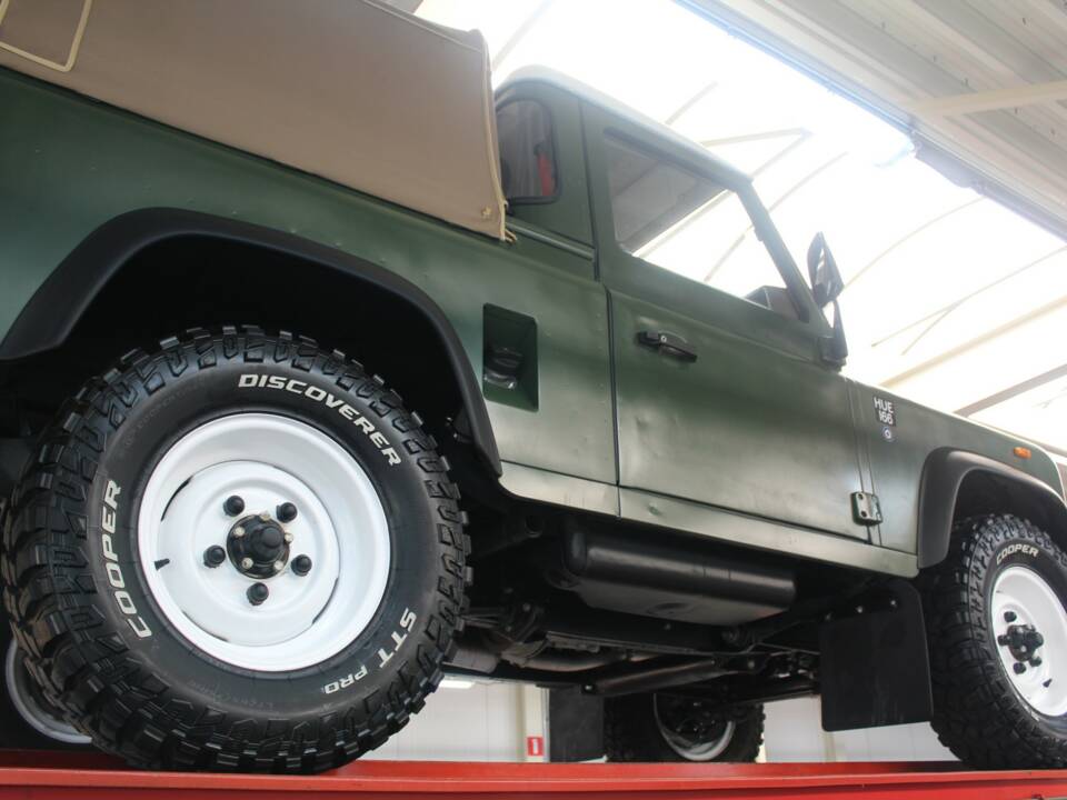 Image 9/50 de Land Rover 90 (1990)