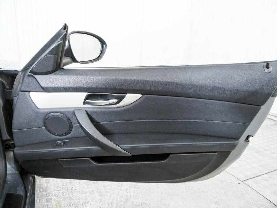 Image 34/50 of BMW Z4 sDrive23i (2010)