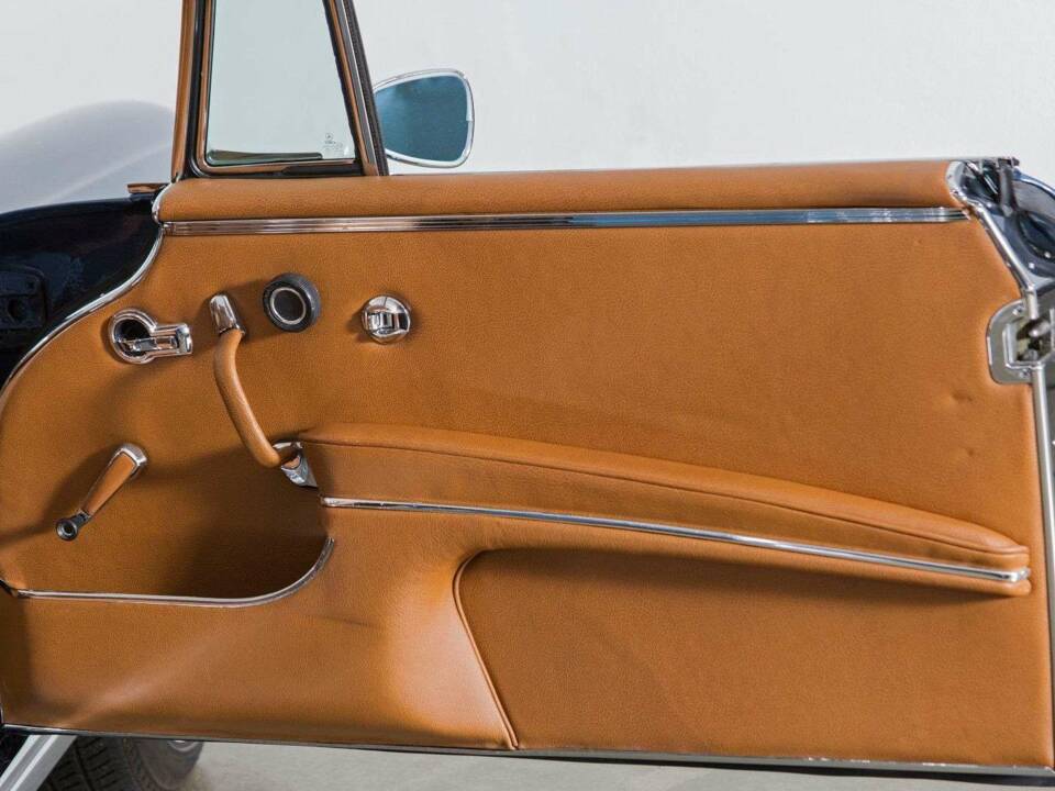 Immagine 12/20 di Mercedes-Benz 220 SE b (1965)