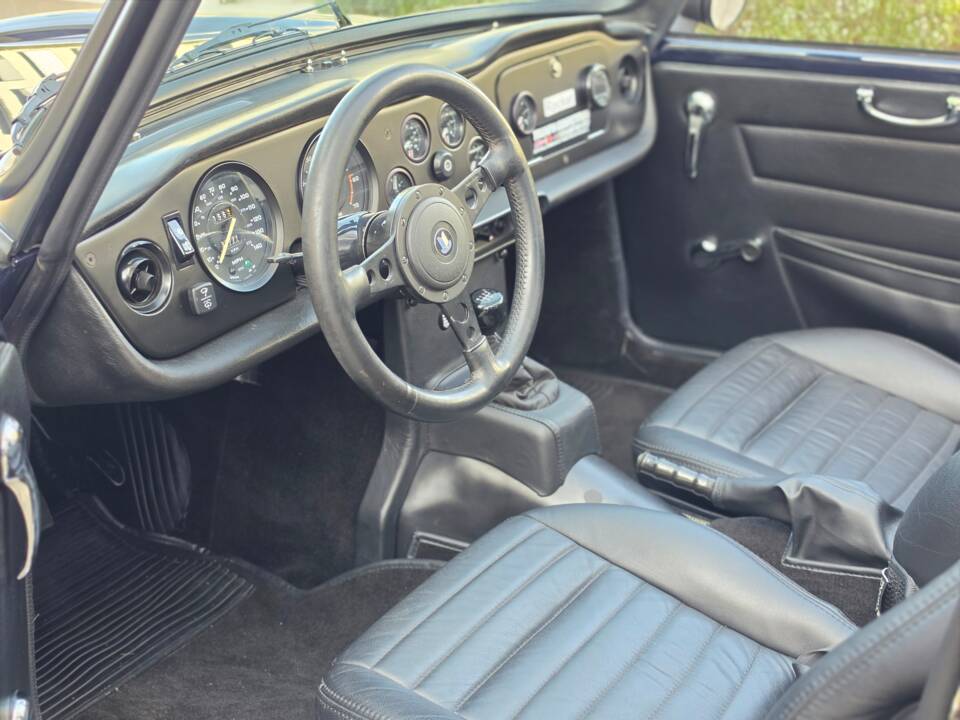 Image 30/49 of Triumph TR 6 PI (1973)