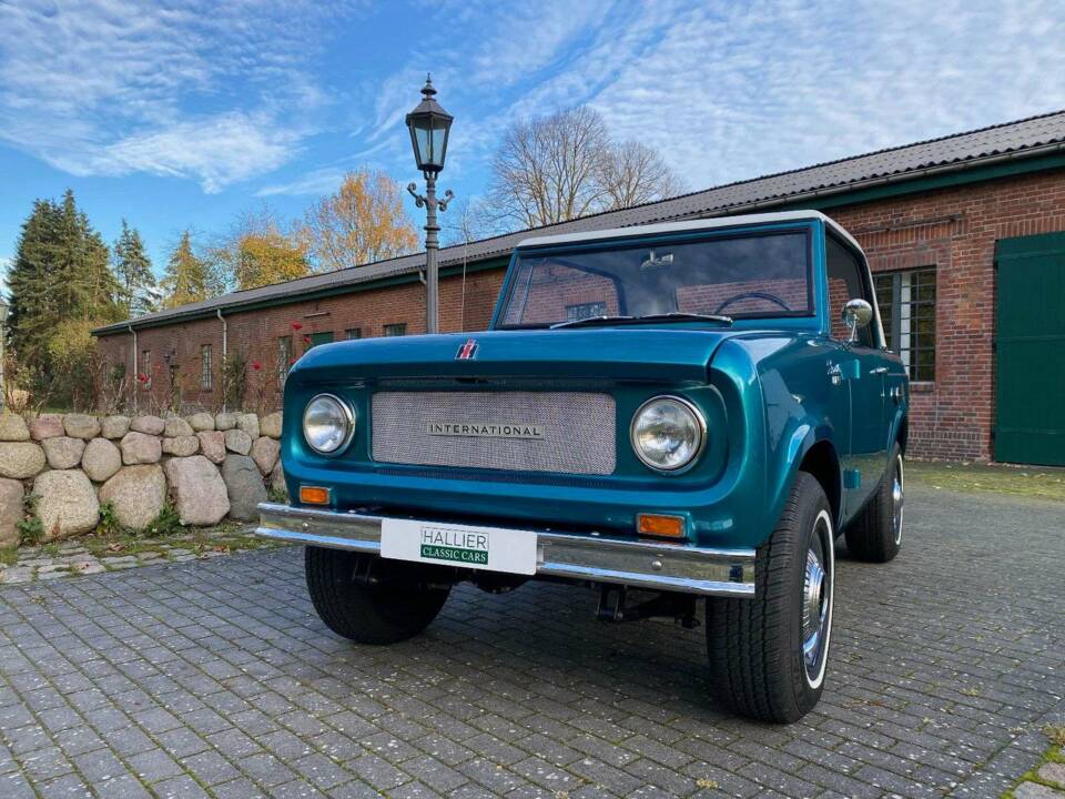 Image 2/27 of International Harvester Scout 800 (1967)
