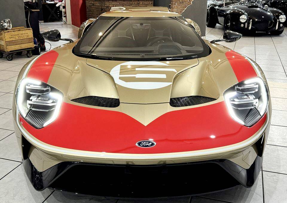 Image 2/6 of Ford GT (2022)