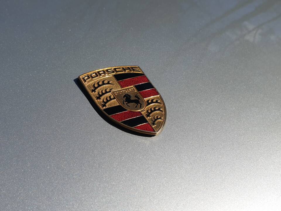 Image 26/116 of Porsche 911 Carrera (1997)