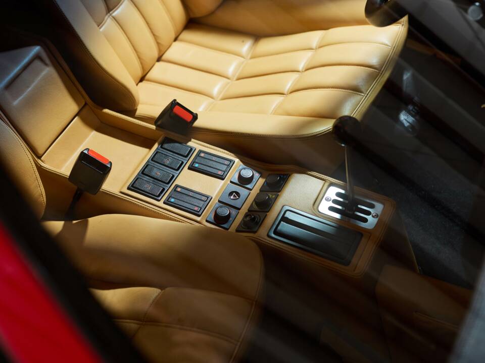 Image 54/79 of Ferrari 328 GTB (1985)