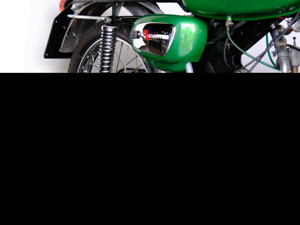 Image 16/57 of Benelli 125 Sport Special (1971)