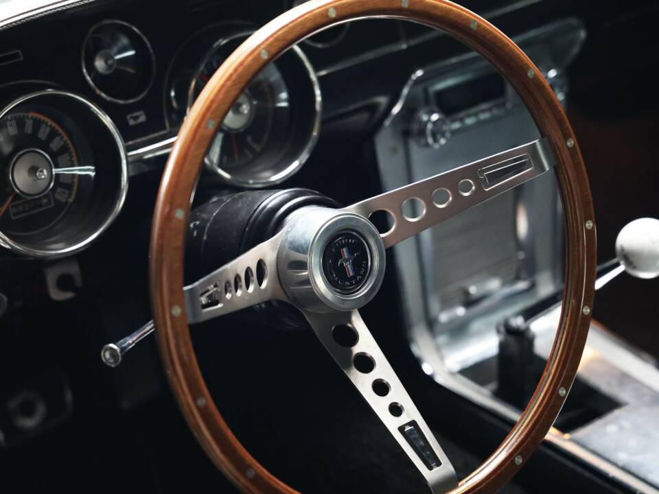 Image 44/57 of Ford Mustang 302 (1968)