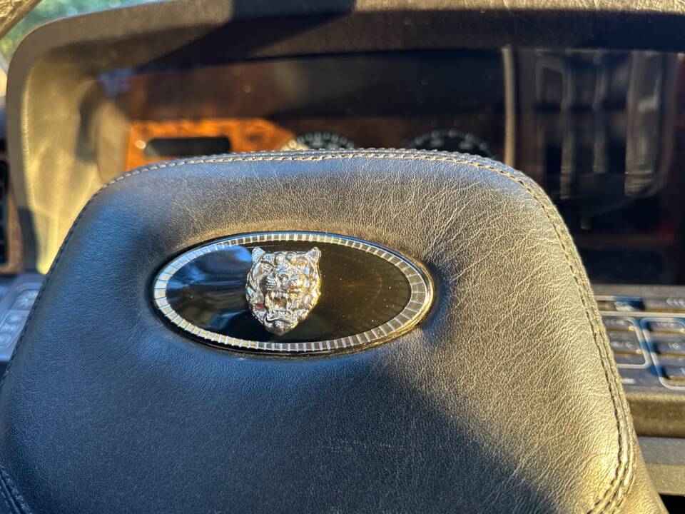 Image 34/40 of Jaguar Sovereign 3.6 (1989)