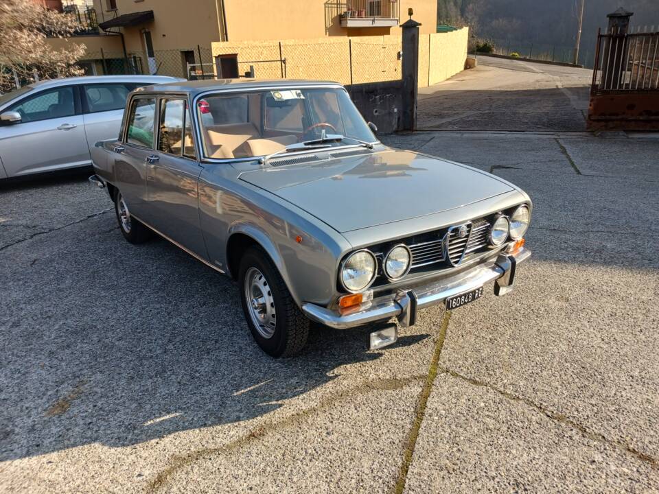 Image 7/15 of Alfa Romeo 1750 Berlina (1970)