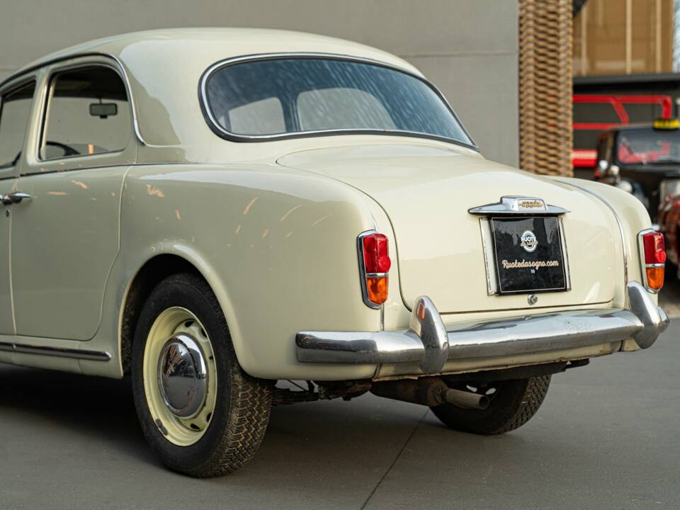 Image 11/50 of Lancia Appia C10 (1957)