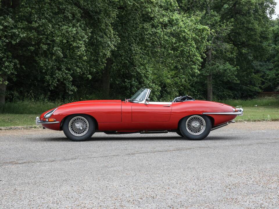 Image 17/41 de Jaguar E-Type 3.8 (1964)