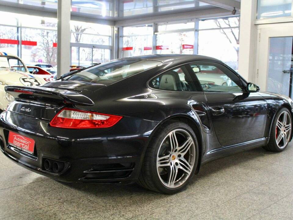 Imagen 4/19 de Porsche 911 Turbo (2006)