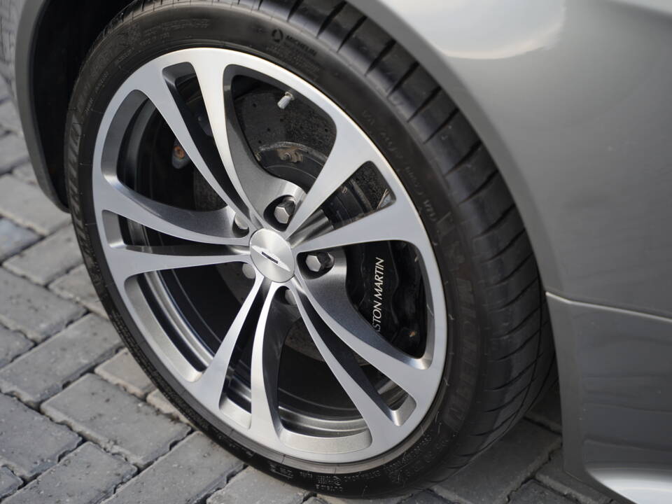Imagen 36/50 de Aston Martin V12 Vantage (2012)