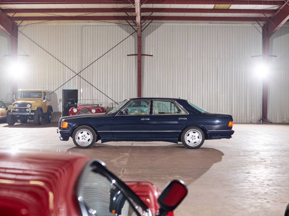 Bild 12/43 von Mercedes-Benz 380 SE (1984)