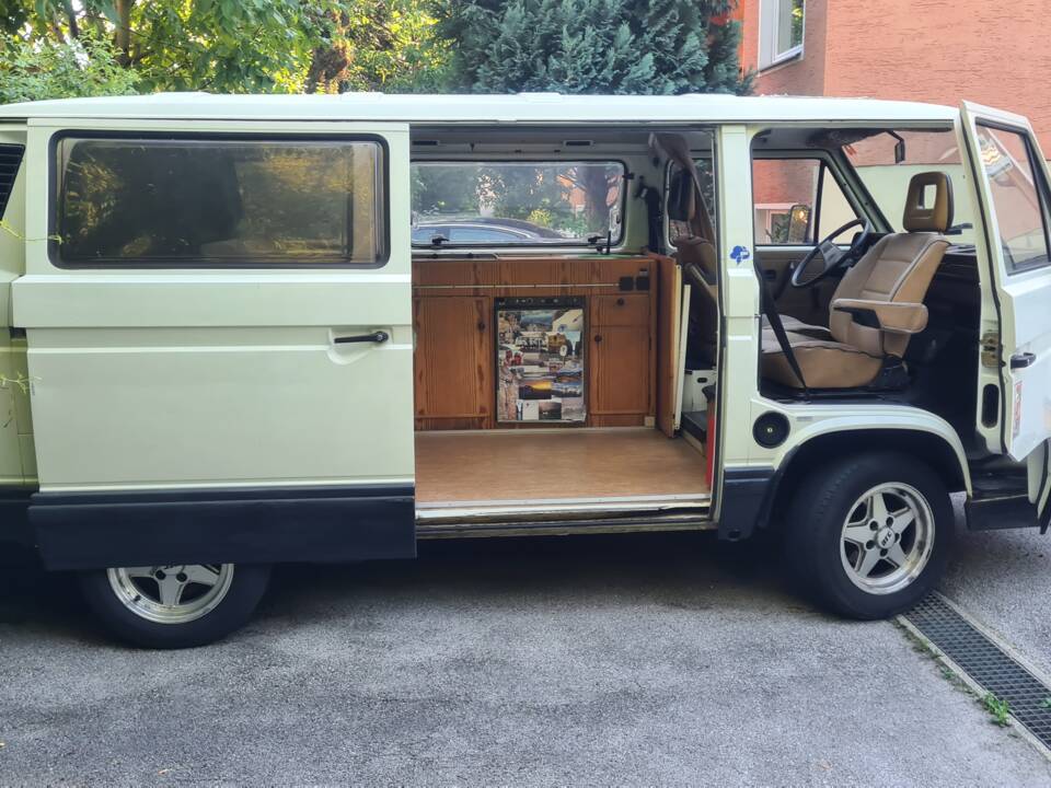 Bild 6/17 von Volkswagen T3 Bus 2.1 (G-Kat) (1989)