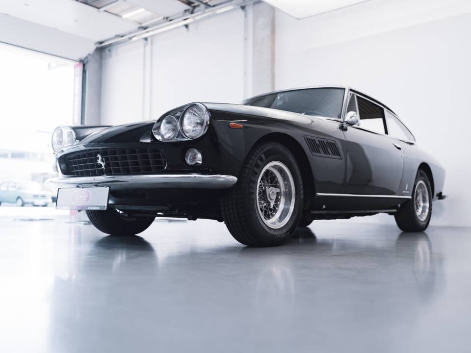 Image 14/100 of Ferrari 330 GT 2+2 (1965)
