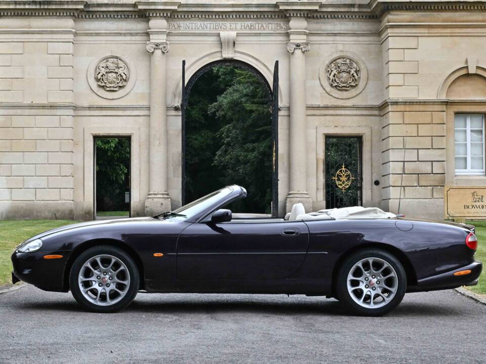 Afbeelding 2/50 van Jaguar XKR (1998)