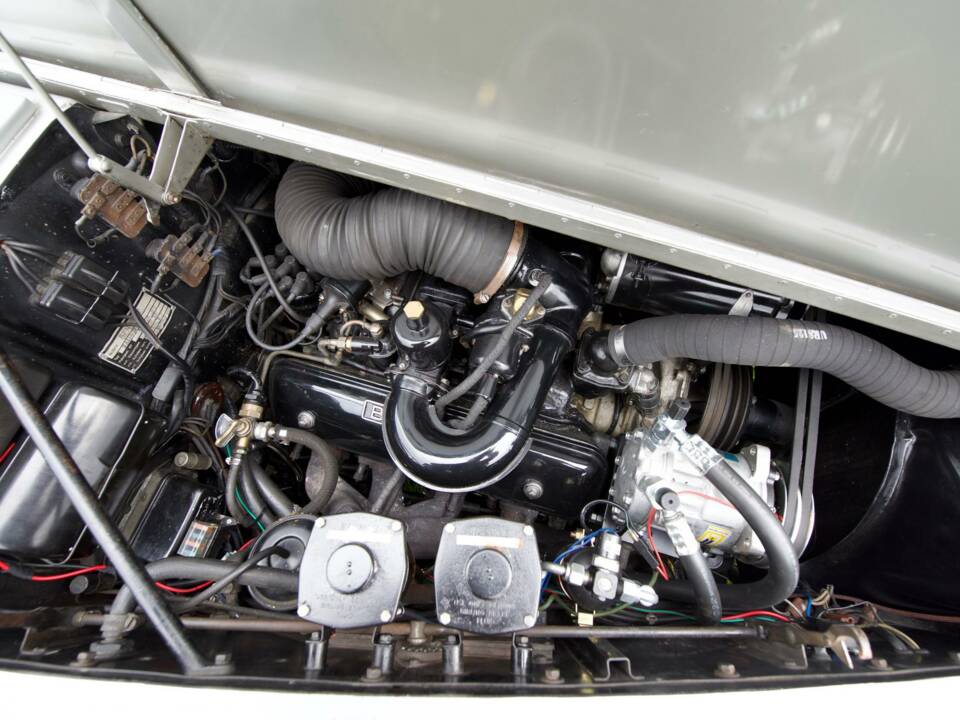 Image 36/50 of Bentley S 2 (1960)