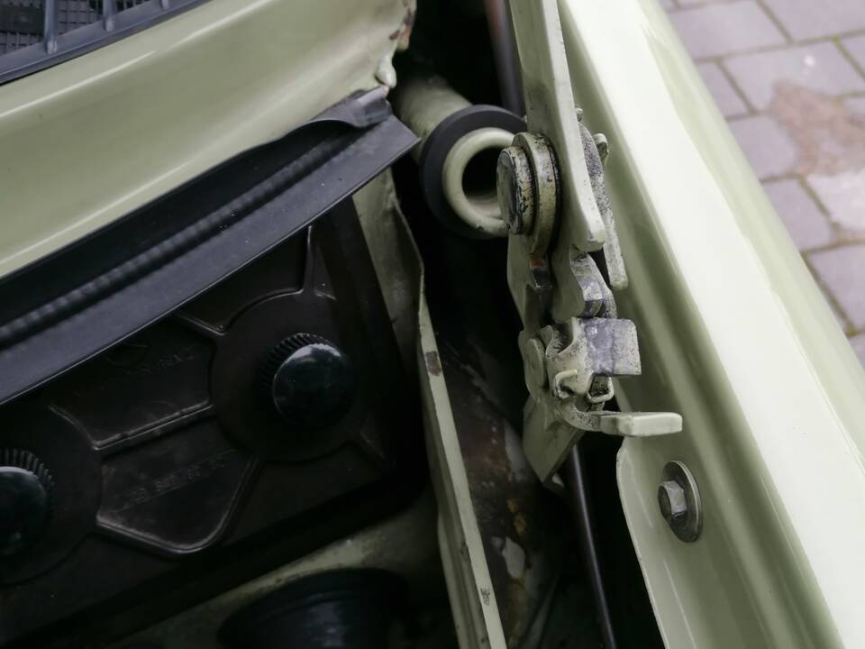 Image 15/22 de Mercedes-Benz 300 TD (1979)