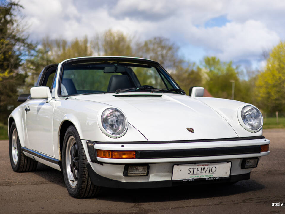 Afbeelding 6/45 van Porsche 911 Carrera 3.2 (1984)