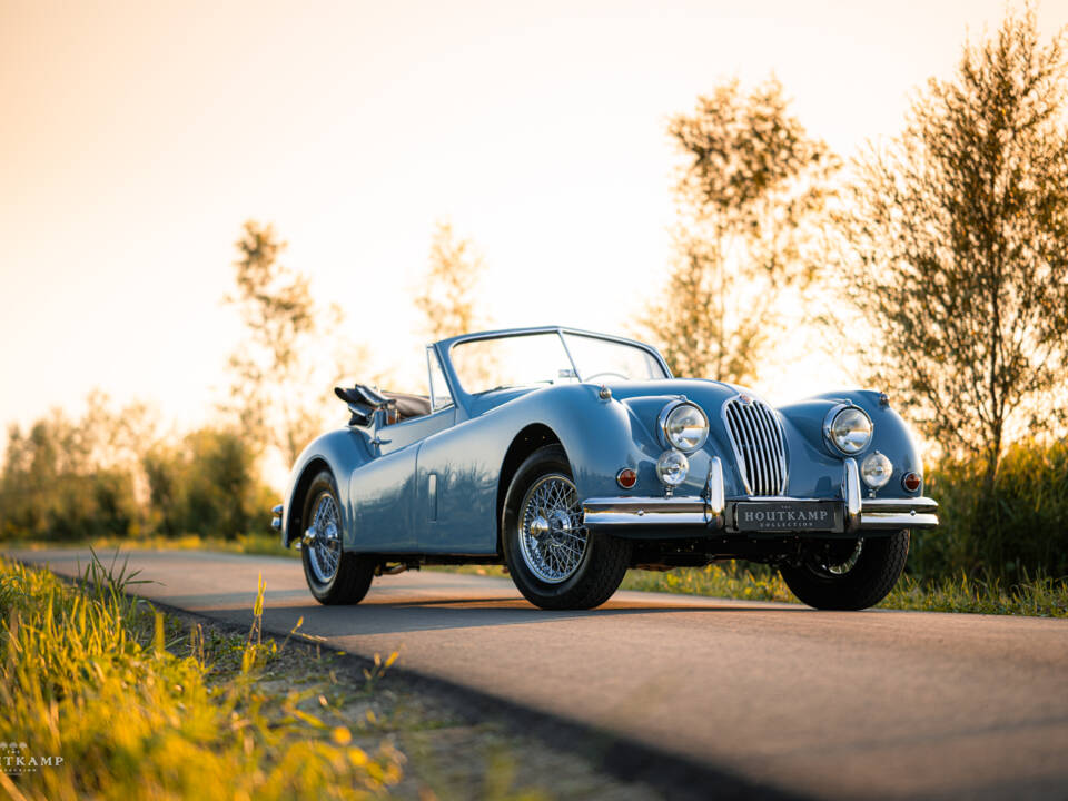 Imagen 6/18 de Jaguar XK 140 DHC (1955)