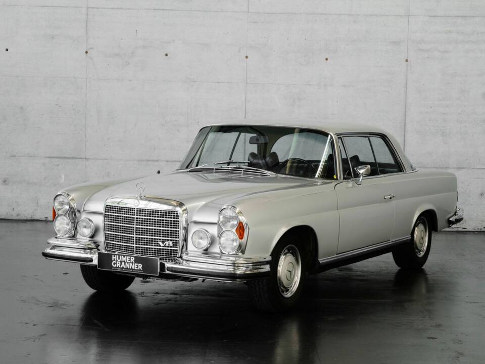Image 2/49 de Mercedes-Benz 280 SE (1970)