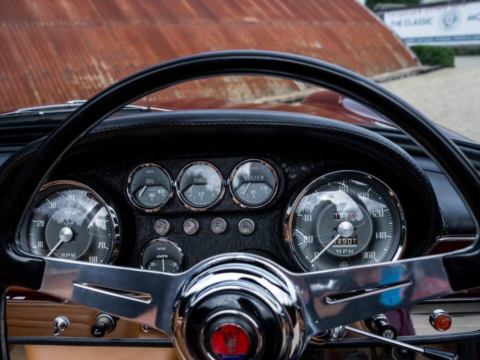 Image 27/51 of Maserati 3500 GTI Spyder Vignale (1963)