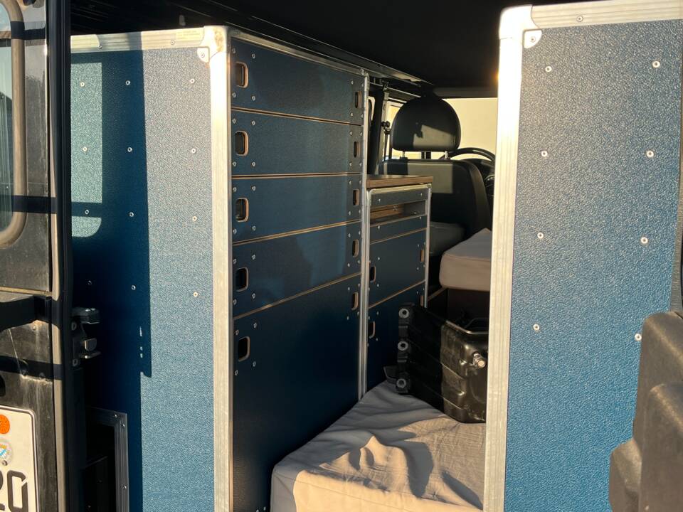 Image 58/93 of Land Rover Defender 110 (2014)