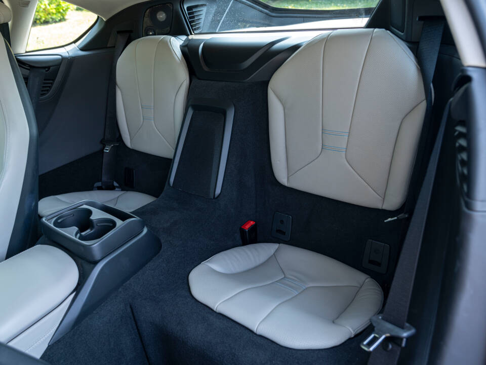 Image 31/33 of BMW i8 Coupé (2015)