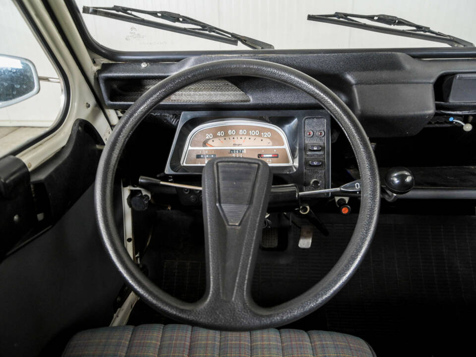 Image 8/50 de Citroën 2 CV 6 (1986)