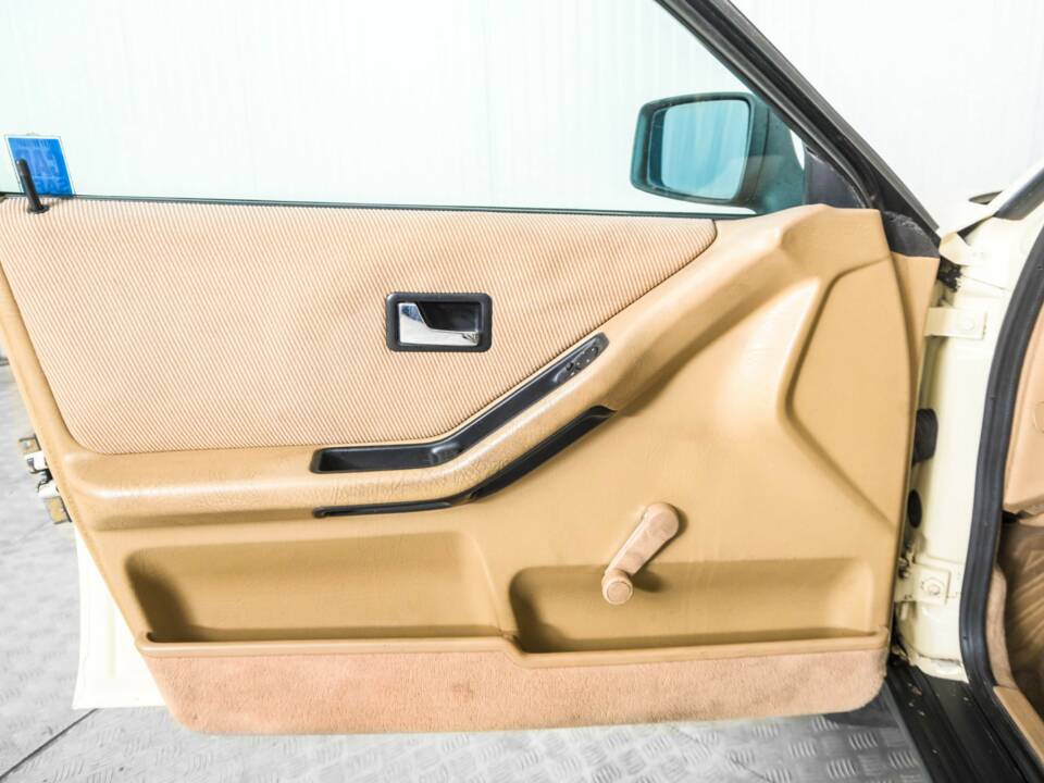 Immagine 28/50 di Audi 80 quattro  -  1.8S (1987)