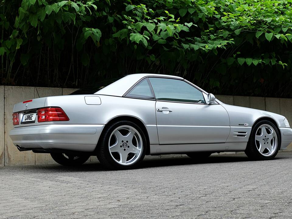 Imagen 8/13 de Mercedes-Benz SL 320 &quot;Final Edition&quot; (2001)