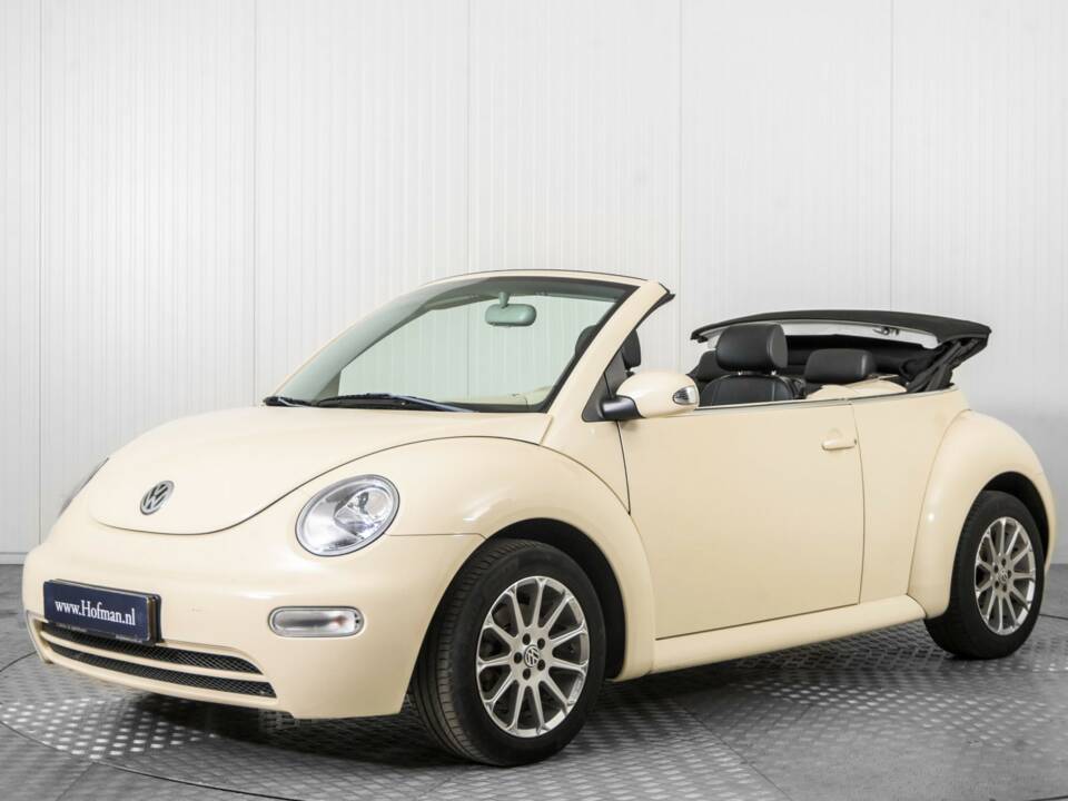 Imagen 1/48 de Volkswagen New Beetle 1.6 (2004)