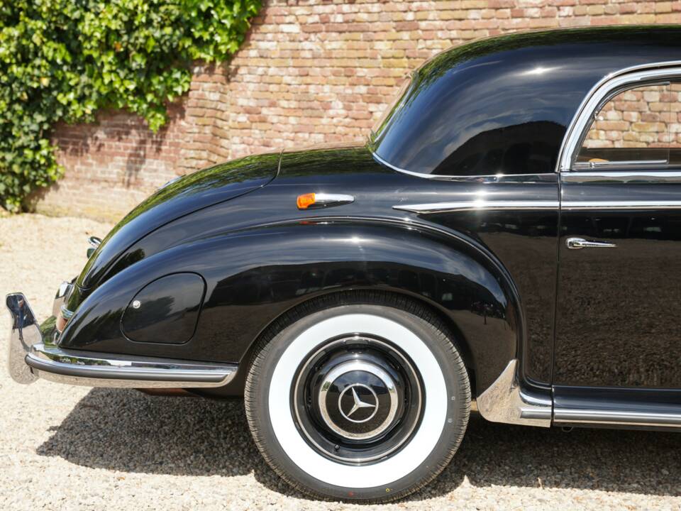 Image 19/50 of Mercedes-Benz 300 S (1953)
