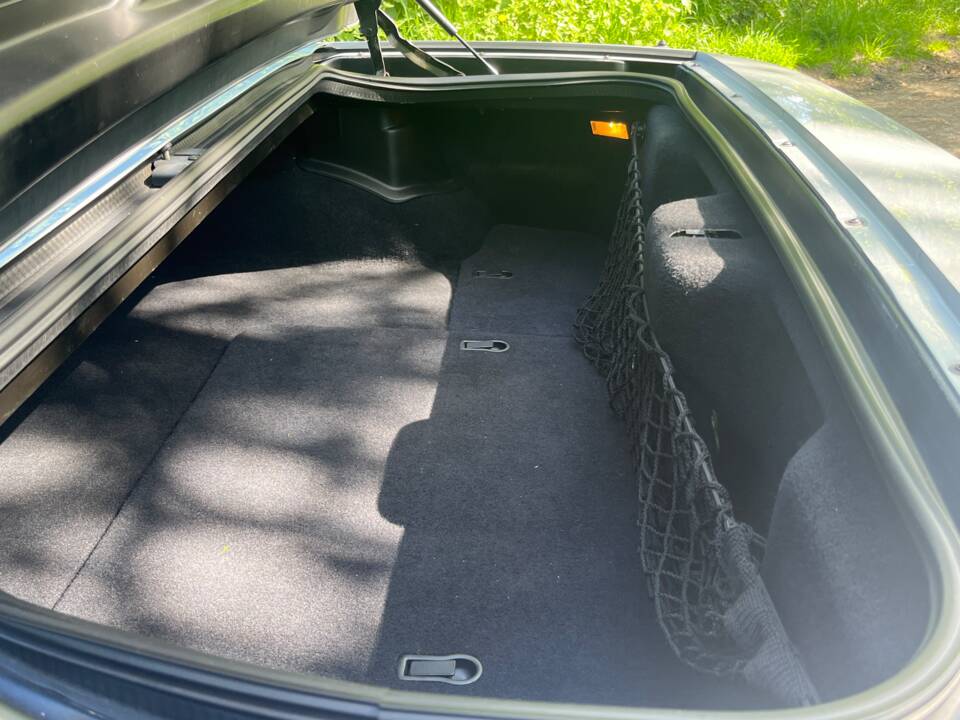 Image 24/50 of Chevrolet Corvette (2001)