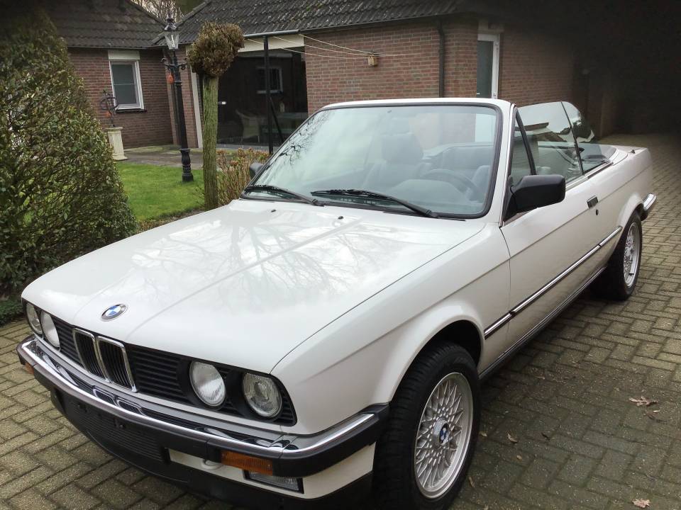 Afbeelding 5/20 van BMW 320i (1992)