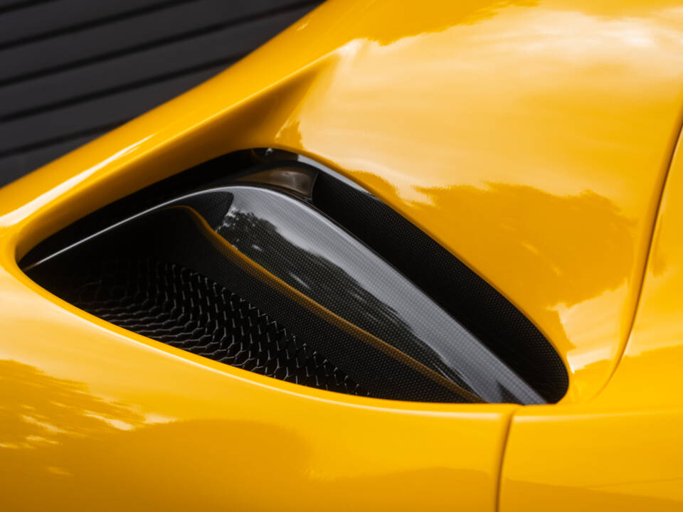Immagine 49/61 di Ferrari SF90 Stradale (2021)