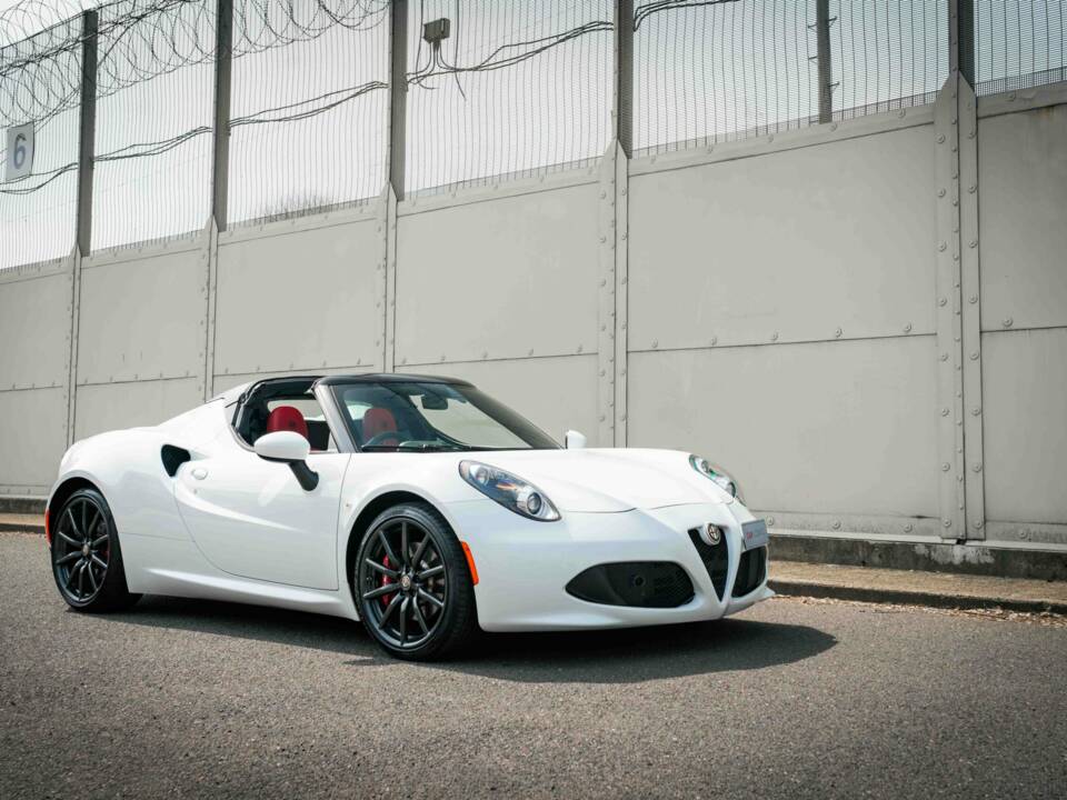 Image 5/32 of Alfa Romeo 4C Spider (2016)