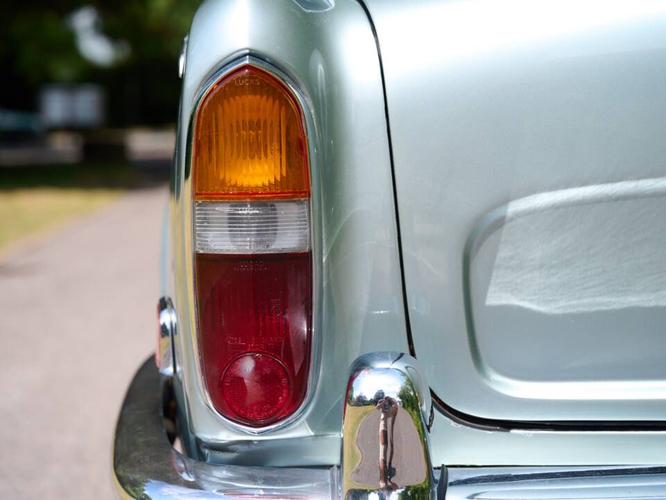 Image 15/46 of Rolls-Royce Silver Shadow I (1974)