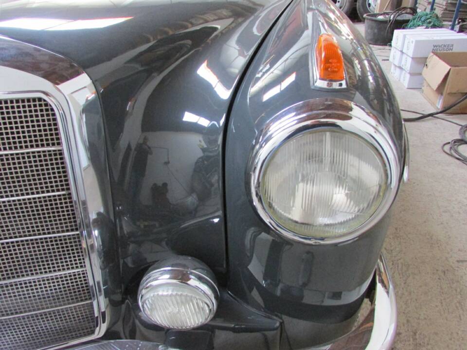 Bild 37/73 von Mercedes-Benz 220 S Cabriolet (1957)