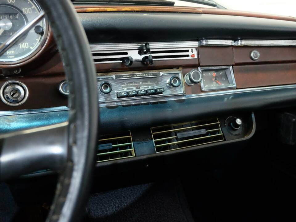 Bild 8/18 von Mercedes-Benz 220 SE b (1963)