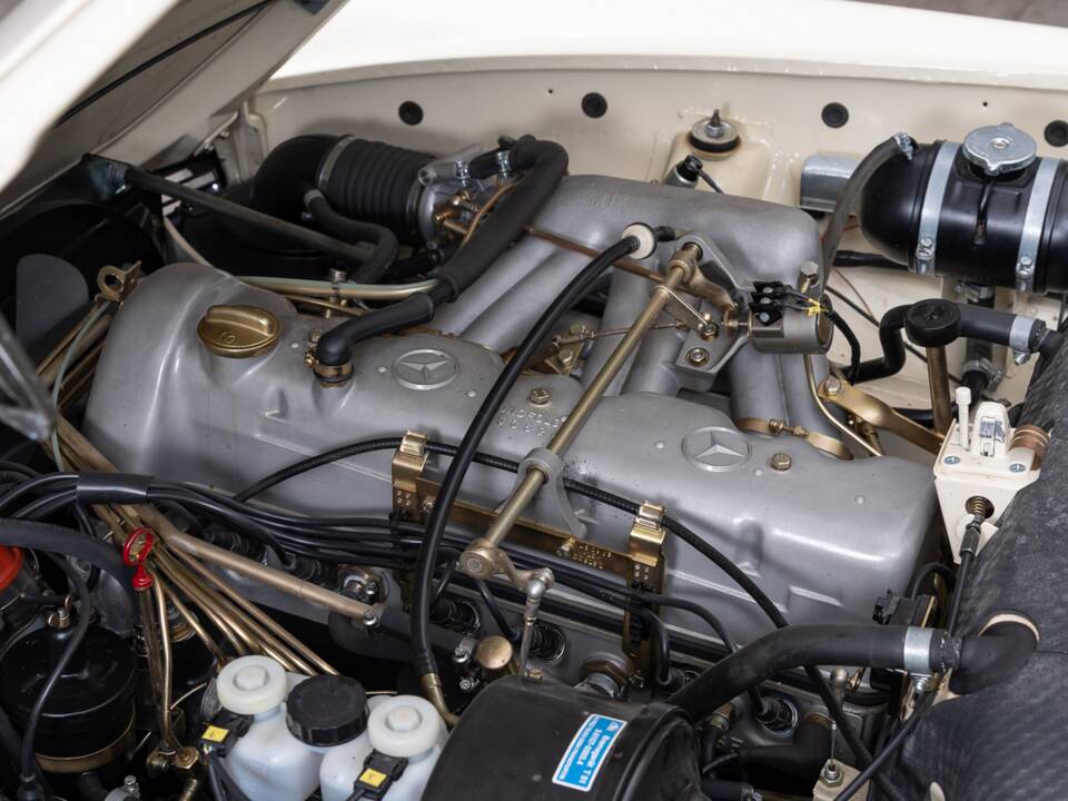 Image 40/41 of Mercedes-Benz 280 SL (1969)