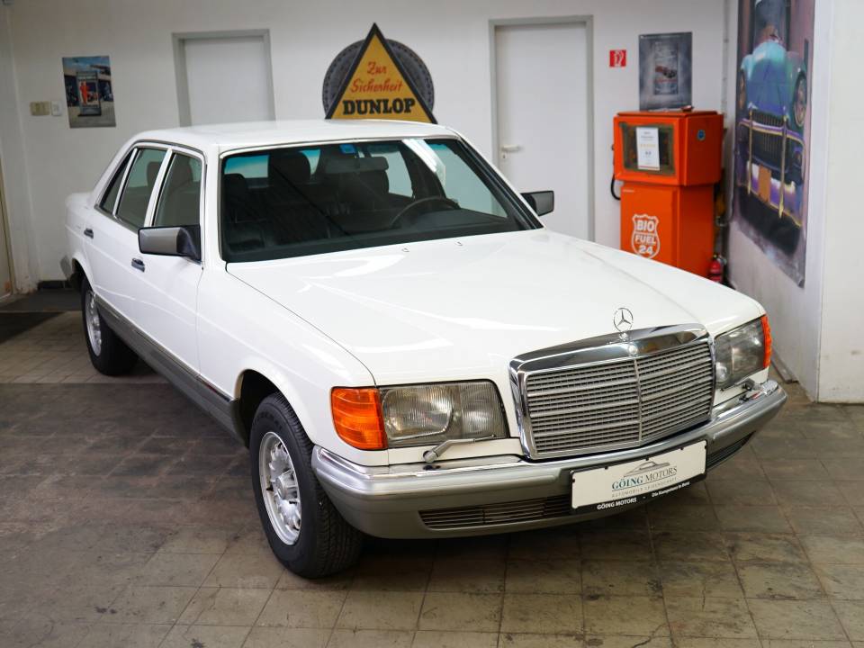 Image 1/33 of Mercedes-Benz 500 SEL (1984)