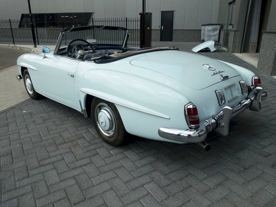 Image 16/43 of Mercedes-Benz 190 SL (1957)