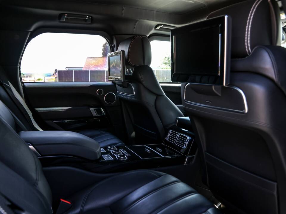 Immagine 27/30 di Land Rover Range Rover Autobiography SDV8 (2016)