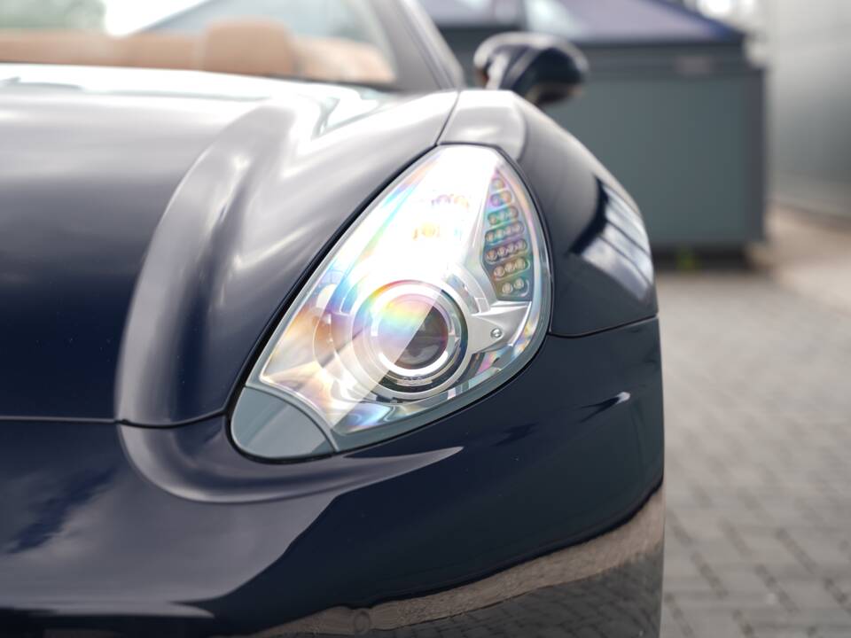 Image 36/50 de Ferrari California (2012)