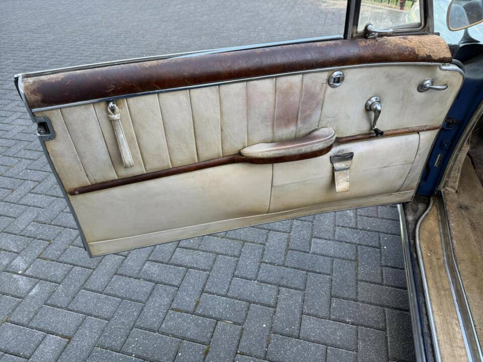 Afbeelding 21/50 van Mercedes-Benz 220 SE Cabriolet (1960)