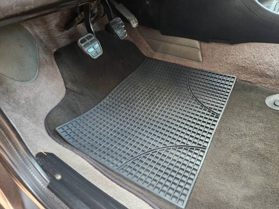 Bild 32/91 von Volkswagen Golf II 1.6 (1990)