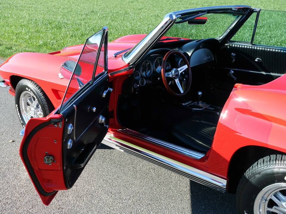 Image 17/43 of Chevrolet Corvette Sting Ray Convertible (1964)